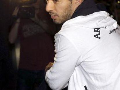 Luis Suárez, durante sua chegada a Barcelona.