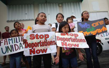Manifestação em Miami contra as deportações de imigrantes sem documentos.