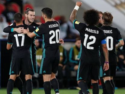 Bale, Vázquez, Asensio, Marcelo e Modric comemoram a virada do Real.