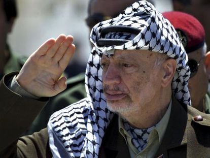 O falecido Yaser Arafat, em uma imagem de 2001.