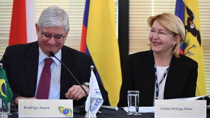 Luisa Ortega e o procurador-geral, Rodrigo Janot, concedem entrevista coletiva em Brasília