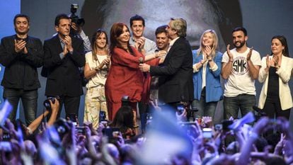 Alberto Fernandez e Cristina Kirchner celebram a vitória nas eleições argentinas. 