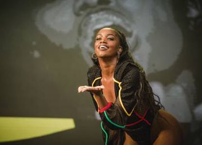 Além de tocar em grandes festivais, Iza estrelou o The Voice Brasil este ano.