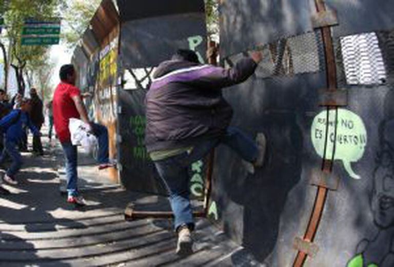 Manifestantes contrários à reforma energética, na sexta-feira.