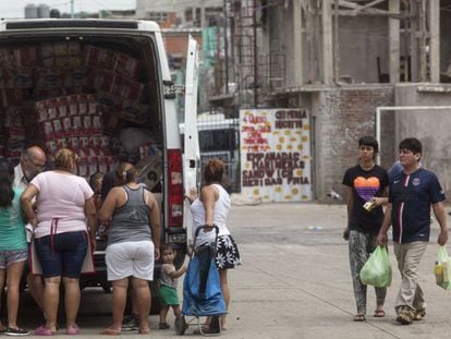 Moradores da Favela 31, no centro de Buenos Aires.