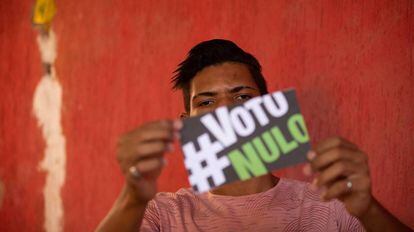 Kadmiel Pereira, de 19 anos, um dos jovens da série de reportagem 'Primeiro voto' do EL PAÍS Brasil. 