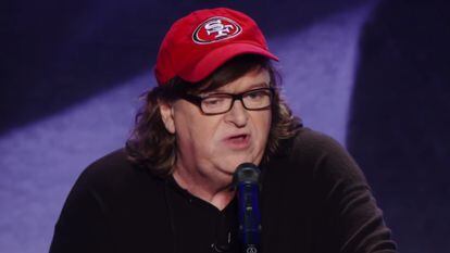 Michael Moore durante seu programa em Ohio como parte do documentário ‘Michael Moore em TrumpLand’ (2016).