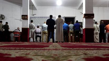 Oração em mesquita