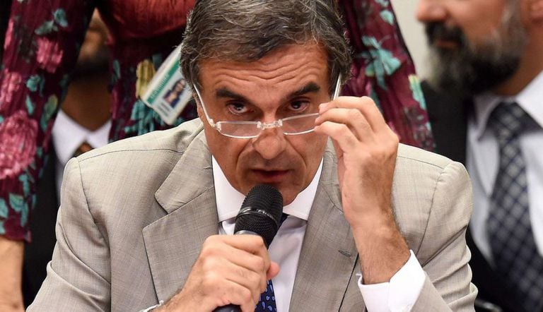 Cardozo, advogado-geral da União, na comissão.