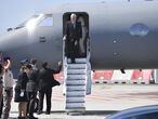 Biarritz (France), 24/08/2019.- Chilean President Sebastian Pinera as he disembarks from his plane upon landing at the Biarritz Pays Basque Airport in Biarritz on the opening day of the G7 summit in Biarritz, France, 24 August 2019. The G7 Summit runs from 24 to 26 August in Biarritz. (Abierto, Francia) EFE/EPA/JULIEN DE ROSA