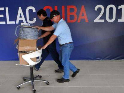 Desmontagem da sede da cúpula da CELAC.