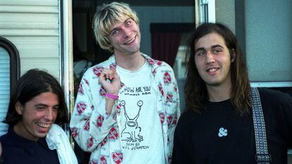“As canções do Nirvana são como bonitos 'lados B' dos Pixies. O mesmo Cobain odiava ‘Nevermind’ por ter sido superproduzido e ‘In utero' por ter sido complacente com a gravadora.” Xavi Sancho, crítico de música. Na imagem, Dave Grohl, Kurt Cobain e Kirst Novoselic em uma sessão de fotos em 1992.