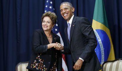 Obama e Dilma se cumprimentam antes de reunião.