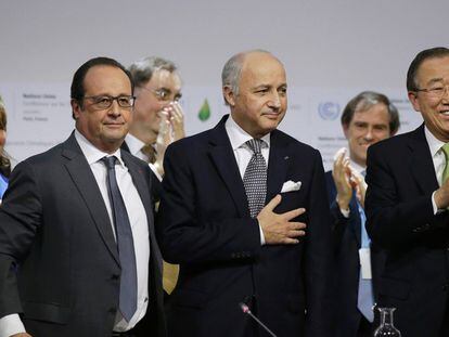 Hollande, Fabius e Ban Ki- Moon esta manhã em Paris.