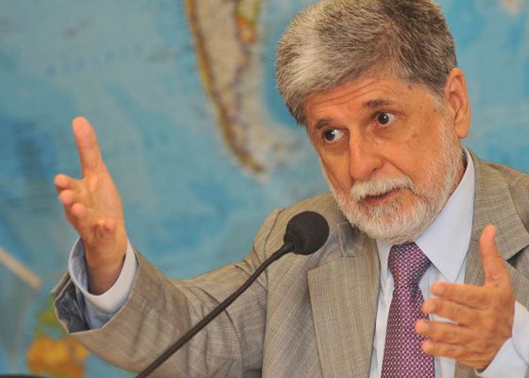 Celso Amorim fala sobre Irã, em 2012.