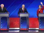 De izquierda a derecha, Bernie Sanders, Joe Biden y Elizabeth Warren, este jueves durante el debate en Houston.