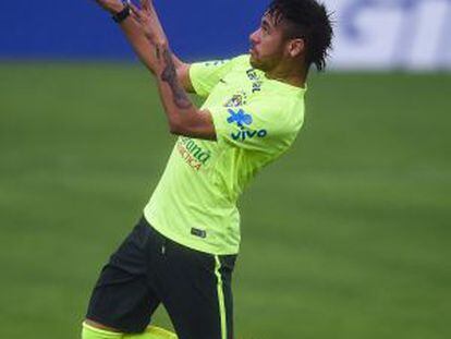 Neymar, durante treinamento na Granja Comary.