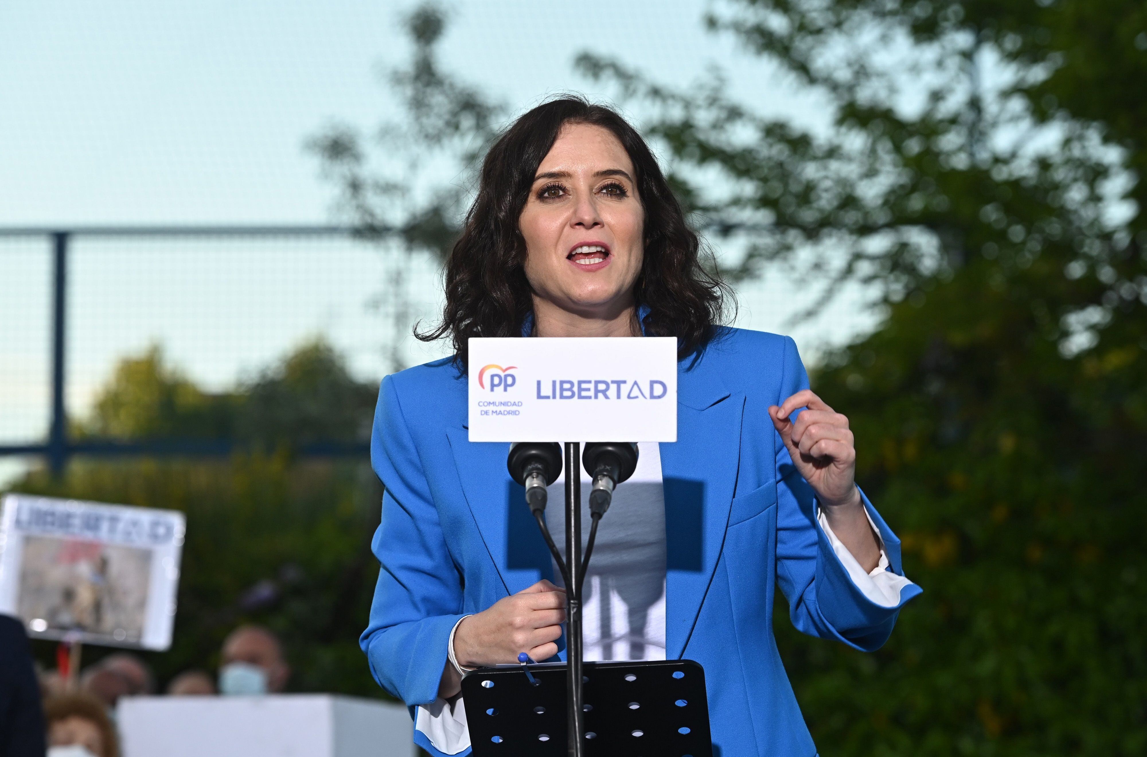 A candidata do Partido Popular à presidência da Comunidade de Madri, Isabel Díaz Ayuso, durante o ato de campanha em 29 de abril na localidade de Pinto (Madri).