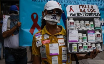Manifestação por falta de antirretrovirais na Venezuela.