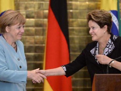 Angela Merkel e Dilma Rousseff durante encontro neste domingo.