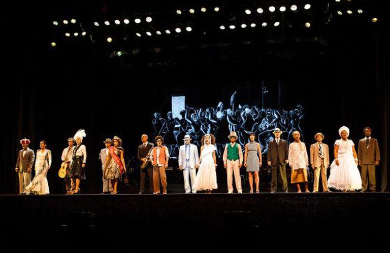 O elenco de 'SamBra' em São Paulo.