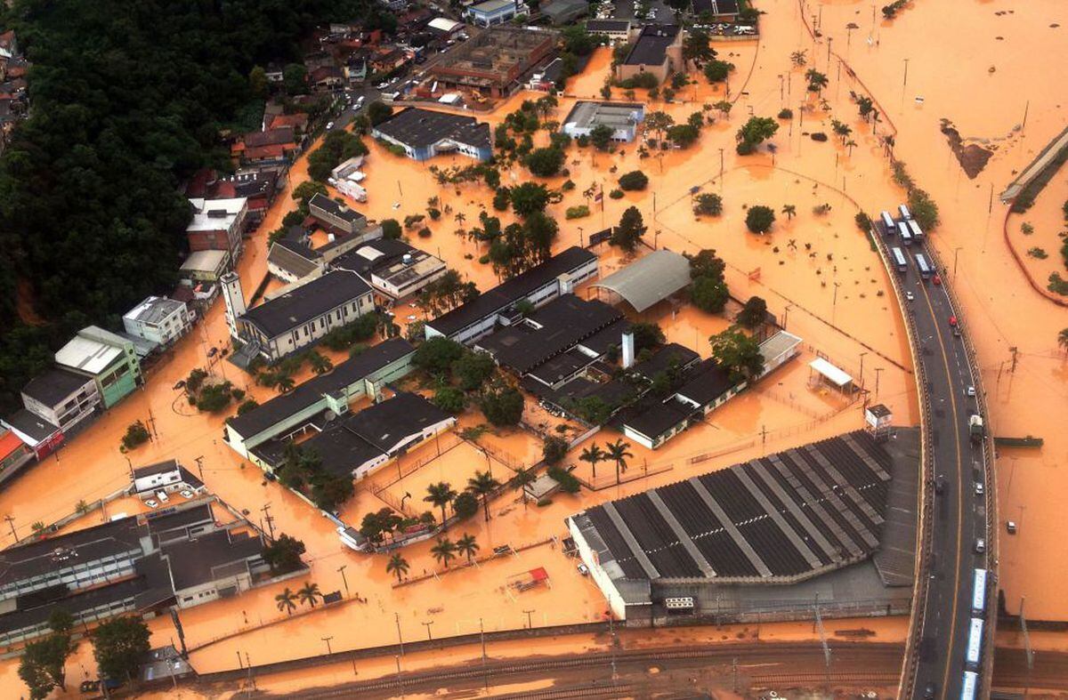 Chuvas em São Paulo deixam mortos e cidades debaixo d'água | Brasil ...