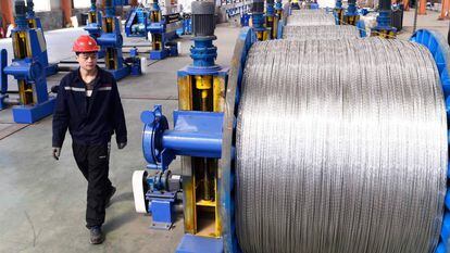 Os EUA imporão tarifas a uma lista de 1.300 produtos chineses, entre eles o alumínio.