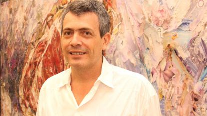 O artista Carlito Carvalhosa.