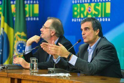 Após protestos, ministros da Secretaria-Geral da Presidência, Miguel Rossetto, e da Justiça, José Eduardo Cardozo, fazem pronunciamento.