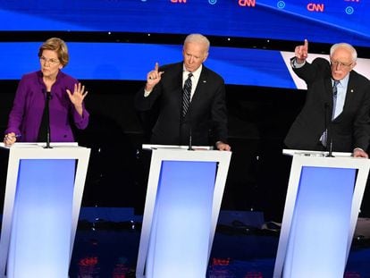 Os pré-candidatos democratas Elizabeth Warren, Joe Biden e Bernie Sanders. AFP