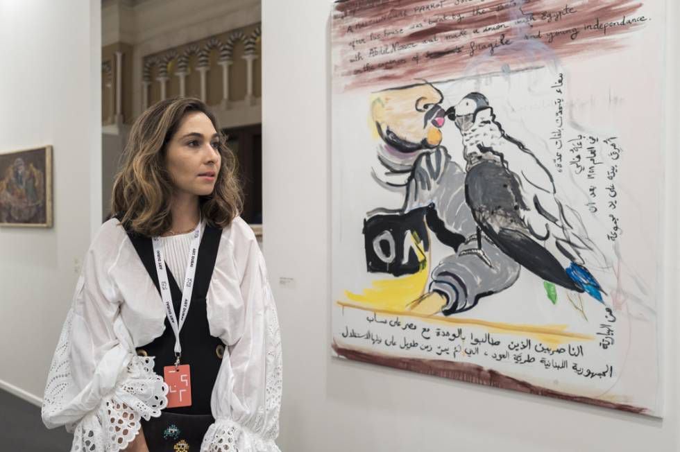 A colecionadora norte-americana de origem palestina Dana Farouki na feira de arte internacional Art Dubai, realizada em março na cidade.