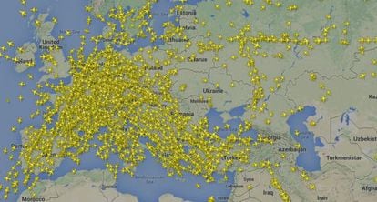 Às 19h (13h em Brasília) da sexta-feira, 18 de julho, nove aviões sobrevoavam o espaço aéreo ucraniano. Apenas um deles voava sobre a zona da catástrofe, um Boeing 737 da Ukraine International Airlines. As outras oito eram aeronaves bielorrussas (2), outra ucraniana, uma da Sibéria, uma turca, uma húngaro-polaca, e uma da Lufthansa.