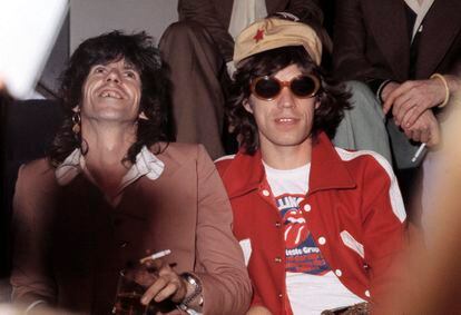 Keith Richards e Mick Jagger na Dinamarca em 1973, o ano em que foi lançado o disco 'Goats Head Soup', onde está 'Angie'. 