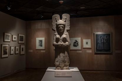A escultura 'A jovem de Amajac', descoberta no início do ano na porção huasteca de Veracruz e da qual será construída uma réplica que substituirá Colombo no Passeio da Reforma.
