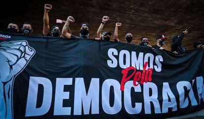 Torcidas antifascistas protesto contra Bolsonaro