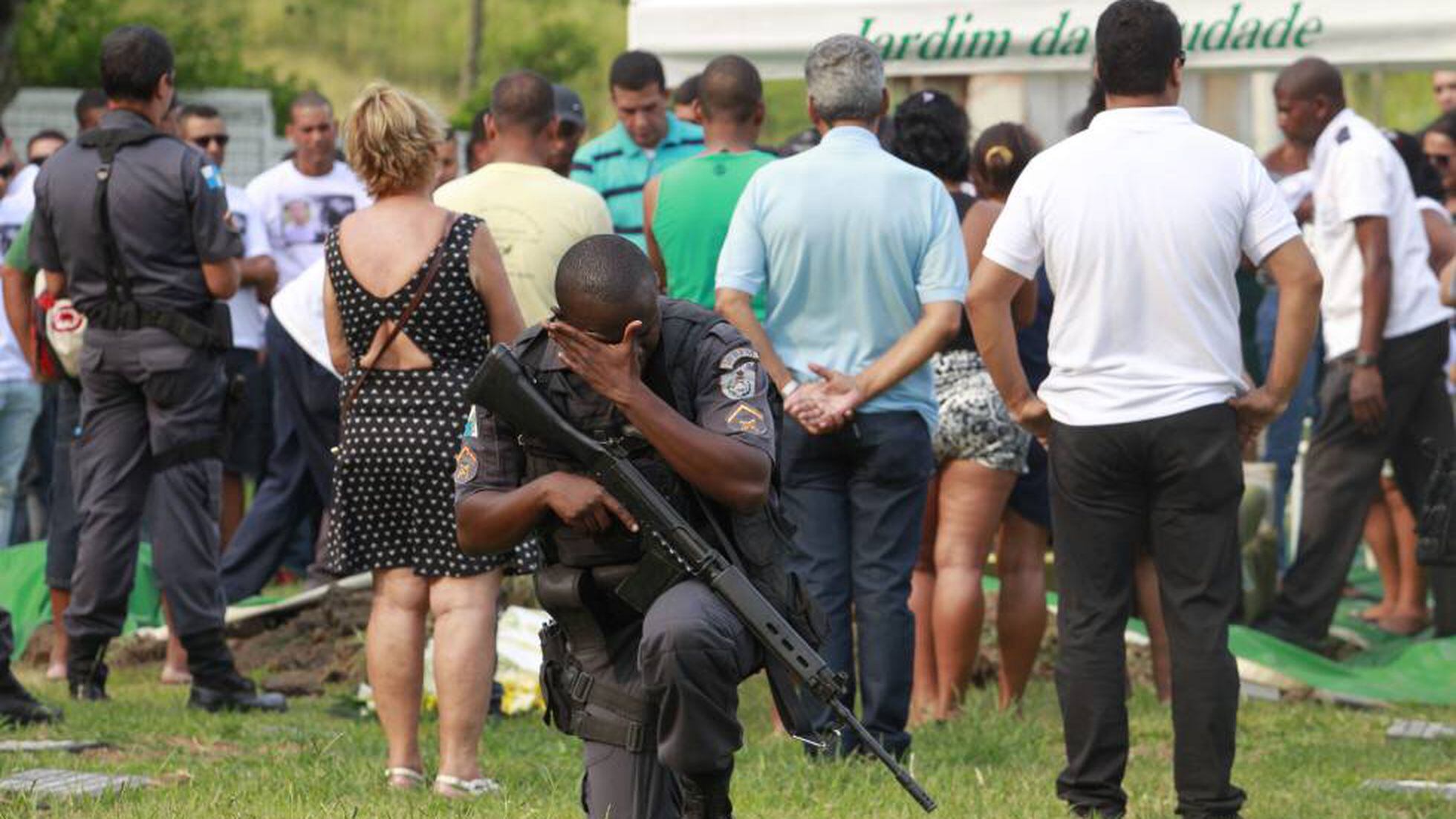 Bandido: faz as piores coisas contra a sociedade, como roubar