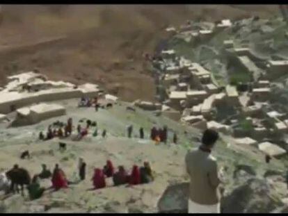 Um deslizamento de terras deixa centenas de mortos em Afganistán.