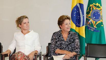 A ex-ministra da Casa Civil, Gleisi Hoffmann, e a presidente Dilma Rousseff