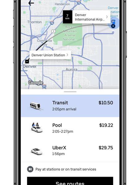 Tela do Uber onde aparece a opção de transporte público junto com seus serviços de carros.