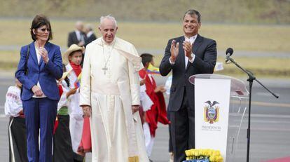 Francisco ao lado do presidente Rafael Correa.