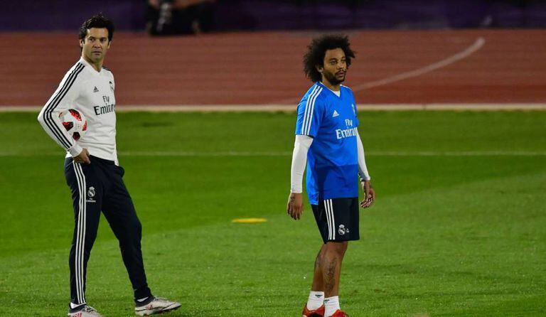 Marcelo e Solari durante treinamento nos Emirados Árabes Unidos.