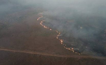 Força tarefa dos Bombeiros trabalha no combate aos incêndios florestais em Rondônia nesta quinta-feira.