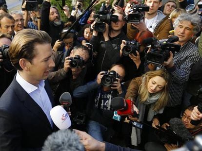 Sebastian Kurz atende a imprensa antes de participar de um debate na TV.
