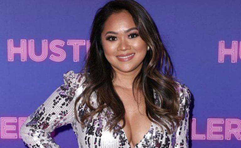 Roselyn Keo, vestindo Alexander Wang, posa na estreia de 'As Golpistas'.