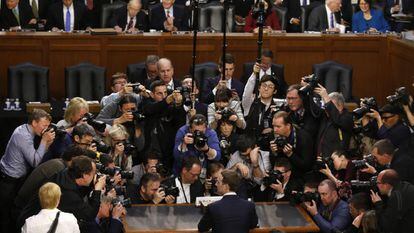 Mark Zuckerberg antes de comparecer a uma audiência no Senado.