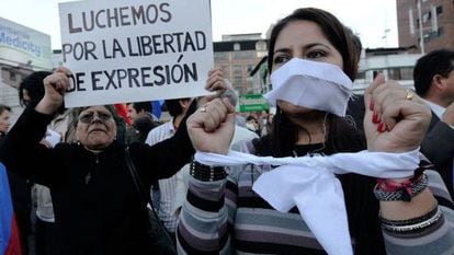 Manifestación pela liberdade de expressão, em Quito.