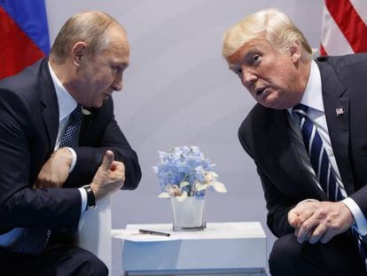 Putin e Trump, durante reunião em julho na Alemanha.