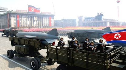 Desfile de armamento em Pyongyang (Coreia do Norte) em 2012.