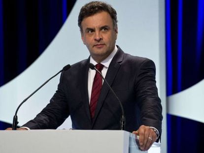 O candidato A&eacute;cio Neves no debate desta segunda.