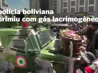 Polícia da Bolívia reprime uma marcha que levava caixões de manifestantes